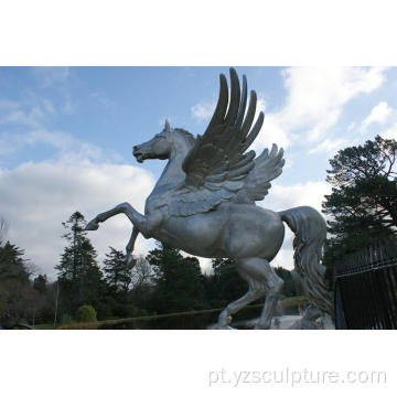 Escultura de cavalo de aço inoxidável com asas